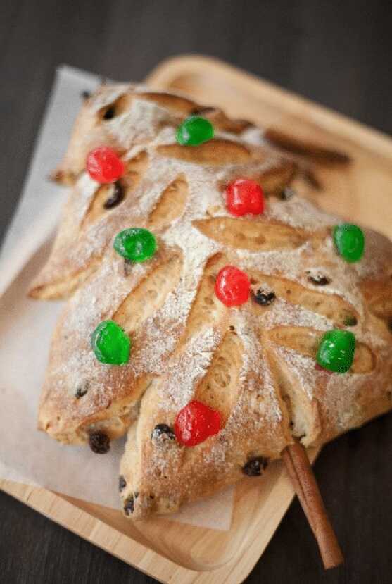 California Raisin Christmas Tree Bread